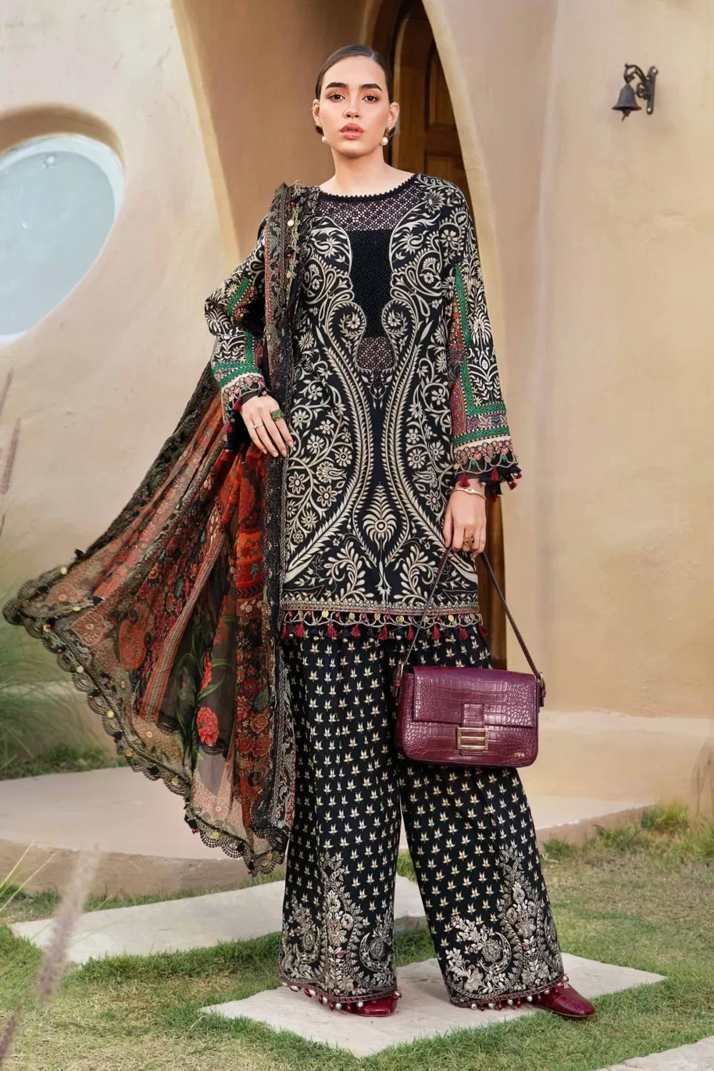 Bana Dora Lawn 3pc Maria B Code: 2512B - Image 3